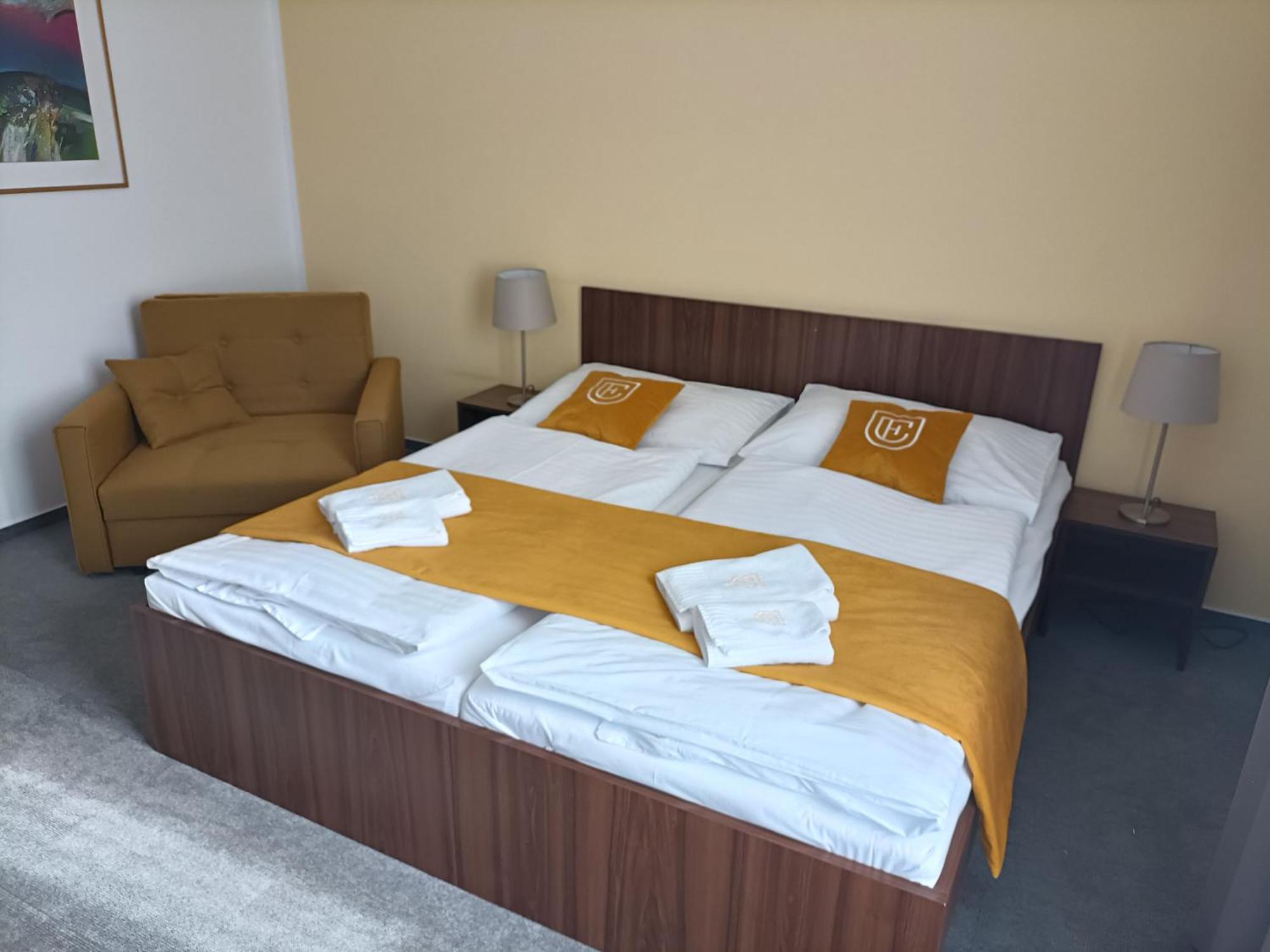 Hotel Eminent Stupava Ngoại thất bức ảnh