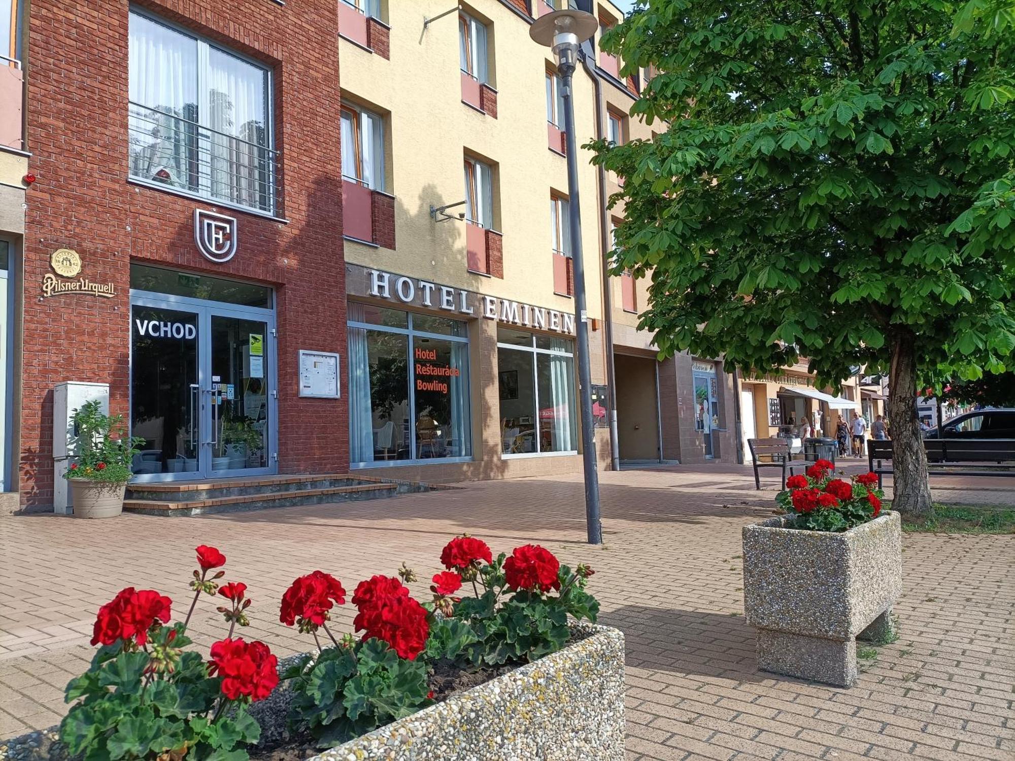 Hotel Eminent Stupava Ngoại thất bức ảnh