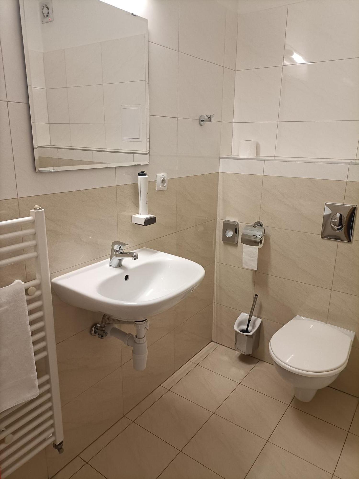 Hotel Eminent Stupava Ngoại thất bức ảnh