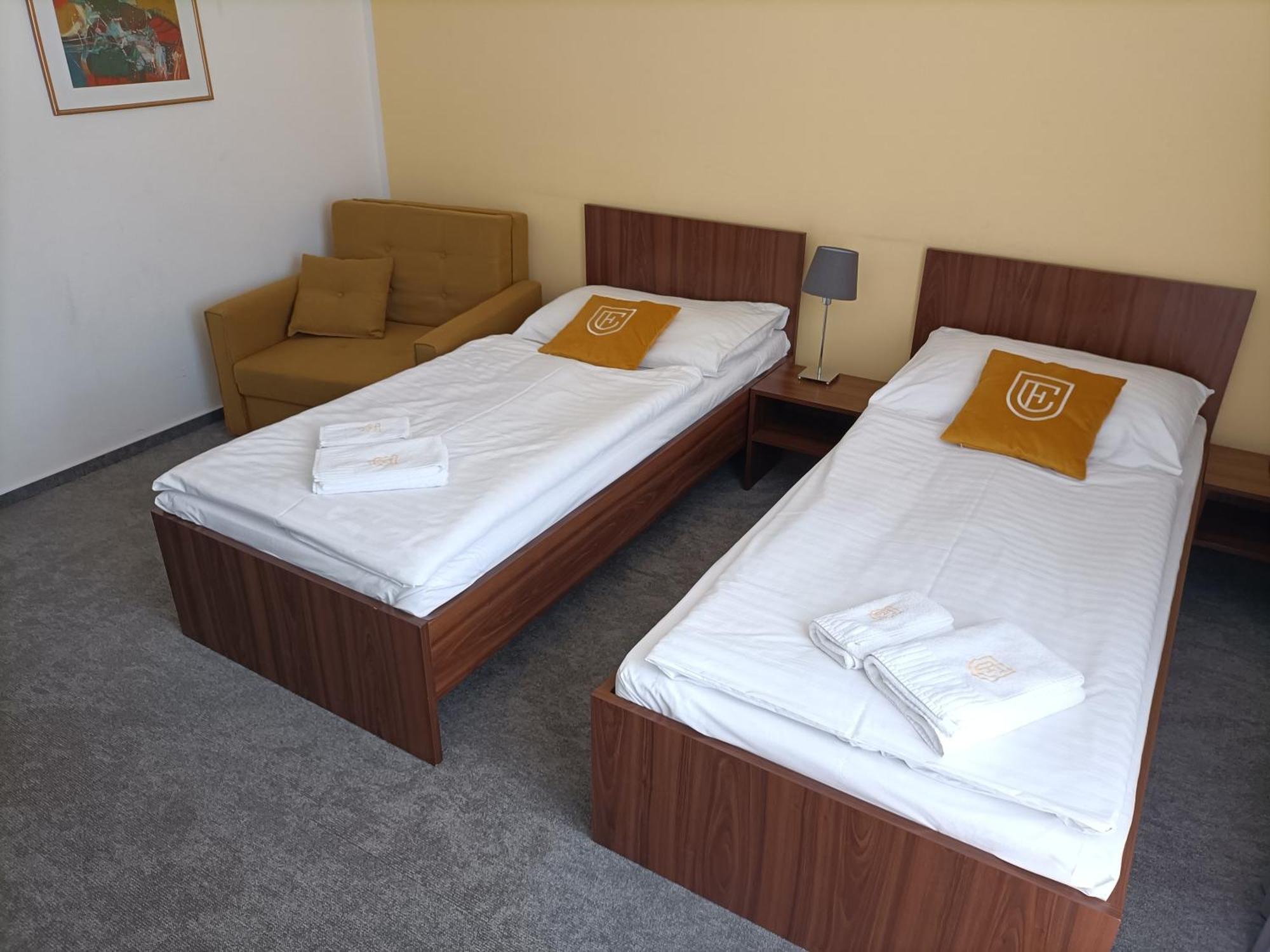 Hotel Eminent Stupava Ngoại thất bức ảnh