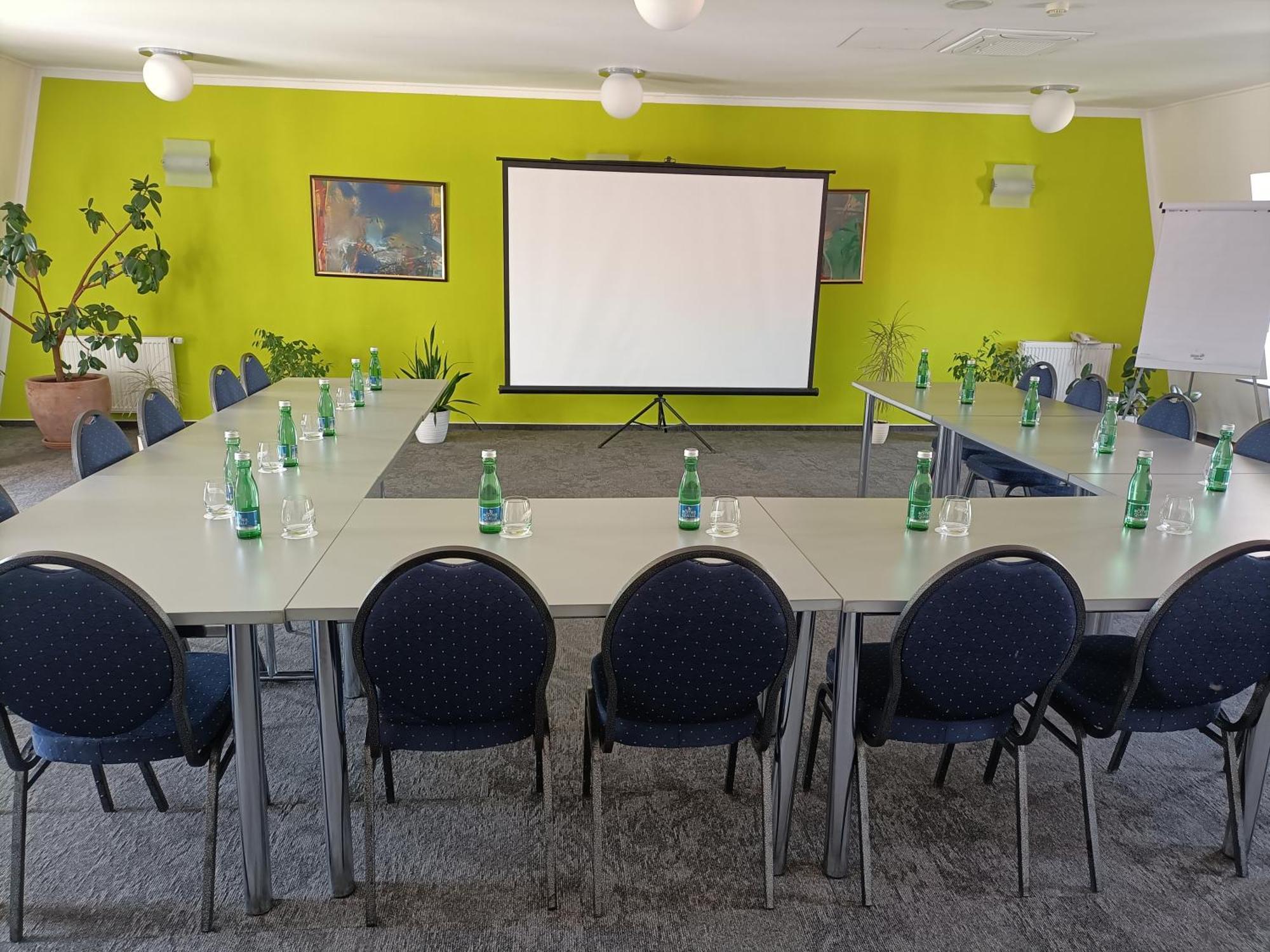 Hotel Eminent Stupava Ngoại thất bức ảnh
