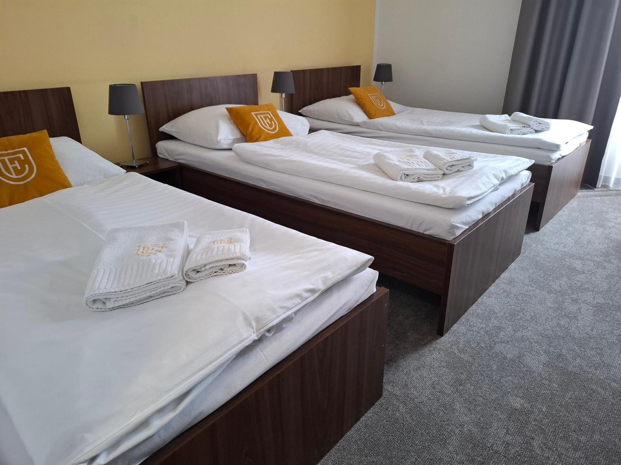 Hotel Eminent Stupava Ngoại thất bức ảnh